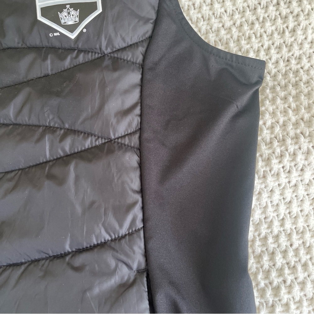 LA Kings Women's Black Puffer Vest Quilted Medium Pockets - Picture 4 of 16